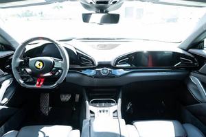 LISTO PARA ENVIAR, FER-RARI PURO-SANGUE 2024, Volante a la Derecha/Izquierda, Motor V12 de 715 HP, Tracción en las Cuatro Ruedas - Product Image 2