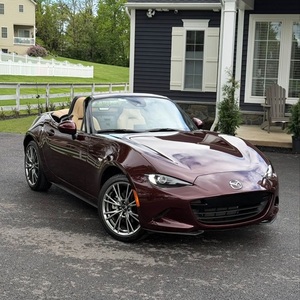 Mazda MX-5 Miata 2025 Touring, modèle phare - Product Image 1