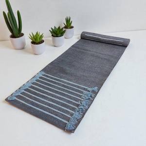 Alfombra de Yoga hecha a mano para interiores y exteriores, Alfombra de Yoga antideslizante tejida a mano de algodón orgánico a base de hierbas 100% para estudio en casa - Product Image 1