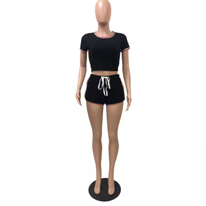 Conjunto de pantalones cortos de diseño personalizado para mujer Color sólido Cómodo y por encima de la rodilla Conjunto de 2 piezas Precio al por mayor para uso al aire libre - Product Image 1