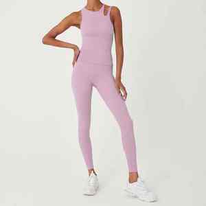 Ensemble de yoga 2 pièces personnalisé OEM Débardeur à épaules découpées et leggings évasés pour femmes - Product Image 5