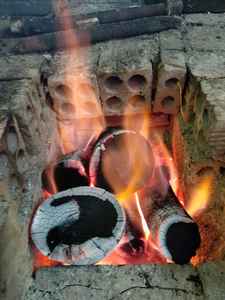 BIWOOD PREMIUM KHAYA CARBÓN SIN HUMO SIN OLOR LIMPIA QUEMAR CENIZA BLANCA VIETNAM CALIDAD DE EXPORTACIÓN - Product Image 5