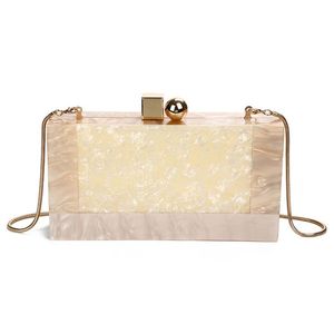 กระเป๋าคลัตช์สะพายไหล่สายโซ่สีขาวทำจากเรซินหรูหรา - Product Image 1