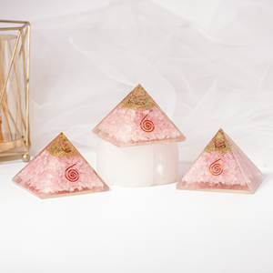 Pyramide d'Orgone en Quartz Rose la plus vendue en gros avec pointe de cristal pour la méditation et la décoration - Product Image 1
