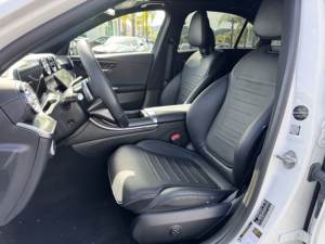 Mercedes-Benz C 300 Turbo Gasolina/Eléctrico RWD 2023 Usado en Buen Estado - Product Image 4