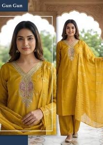 Nuevo Kurti de Tela Viscosa Vetican con Plazo, Ropa Étnica Moderna para un Estilo Versátil en la Oficina, la Universidad y Eventos - Product Image 4