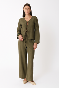 Ropa informal de poliéster para uso diario disponible en tallas M, L, XL, XXL, suave, duradera, fácil de cuidar, ajuste moderno, estilo relajado, atractivo ajuste. - Product Image 2