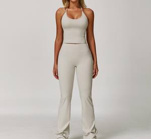 Ensemble de yoga pour femmes : pantalon évasé de compression et soutien-gorge dos nu à col en V, taille élastique, séchage rapide, motif uni pour l'entraînement - Product Image 2