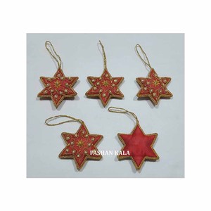 การแขวนประดับต้นคริสต์มาสรูปร่างดาวสำหรับวัตถุประสงค์ในการตกแต่งแบบพิเศษทำจากงานปักแบบดั้งเดิมสไตล์อินเดีย - Product Image 1