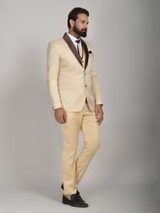 Costume Classique Beige pour Hommes à Haute Demande, 5 Pièces, pour les Affaires et les Occasions Spéciales, Disponible à un Prix Abordable en Inde - Product Image 4