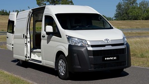 VOITURES D'OCCASION 2017 TOYOTA HIACE BUS à VENDRE - Product Image 3