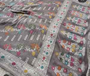 Sari en soie Georgette Tassar de Banarasi, tissé à la main, avec broderie Meenakari et jacquard Zari, protection solaire traditionnelle, séchage rapide, luxe - Product Image 1