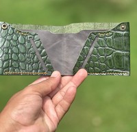 Portefeuille fait main en cuir de peau de vache Texture crocodile Produit à motifs unique par anwar enterprises