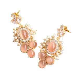 Vente en gros de boucles d'oreilles faites à la main en zircon et cristal-bijoux de mode de mariée ethnique pour les détaillants et les distributeurs - Product Image 4