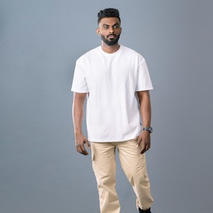Camiseta de algodón 100% de calidad superior hecha a medida patrón sólido ajuste Regular de gran tamaño al por mayor camiseta de ajuste Regular - Product Image 3