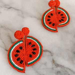 Pendientes Elegantes Hechos a Mano con Cuentas y Diseño Floral, Chapados en Oro de 18k, con Cierre de Gancho - Product Image 1