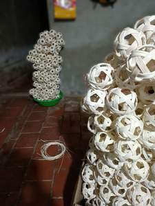 Bola de Ratán Natural Hecha a Mano en Vietnam, Adorno Decorativo Ecológico, Perfecto para Tiendas Minoristas y Exhibición de Interiores 2025 - Product Image 3