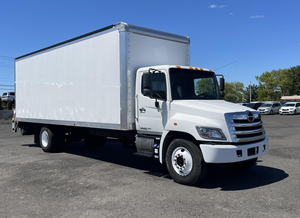 Camión de Caja Hino 268 de 2020, Bien Mantenido, 26 pies, Sin CDL, Plataforma Elevadora, Entrega Global - Product Image 3