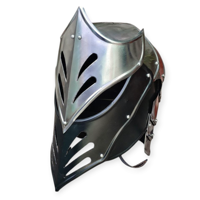 Casque fermé de chevalier médiéval de style moderne, armure de guerrier en argent poli avec impression de découpe pour l'artisanat du métal des batailles