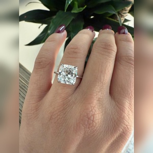 Bague de fiançailles en diamant de laboratoire taille coussin 3 carats, or massif 18 carats, luxe, certifiée IGI, clarté VVS1, achat en gros, expédition mondiale, fournisseur - Product Image 3