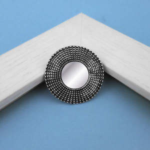 Tip Top Fashions Espejo chapado oxidado ajustable 1505509B Anillo de moda elegante con diseño de dedo único - Product Image 1