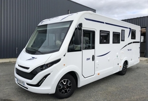 Autocaravana de Lujo 4x4 Todoterreno con 4-6 Asientos y Refrigerador - Product Image 2