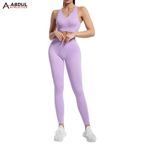 ชุดโยคะที่ทนทาน ออกแบบมาเพื่อความสบายและยืดหยุ่น เหมาะสำหรับการออกกำลังกายและการฝึกซ้อม ด้วยผ้าเนื้อเนียนและสวมใส่สบาย - Product Image 1