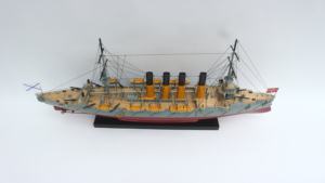 Modèle de navire de combat en bois de haute qualité CRUISER VARYAG Style nautique Technique peinte pour la décoration ou le cadeau - Product Image 6