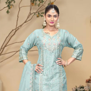 "Winter Shalwar Kameez Set: Top brodé en organza fantaisie & Dupatta, bas cousu en soie, 4 couleurs, tailles XL-XXL" - Product Image 1