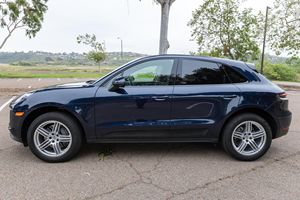 Porsche Macan S 2020 USADO, Volante a la Izquierda/Derecha - Product Image 3