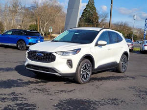 Ford Escape Híbrido Enchufable PHEV 2025 en Perfecto Estado - Product Image 3