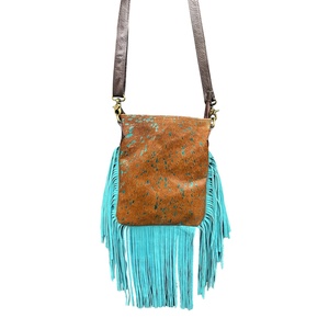 Bolso Bandolera Bohemio de Primera Calidad con Flores de Cuero Genuino, Correa con Flecos en Color Verde Azulado Lavado al Ácido - Fabricante Indio - Product Image 1