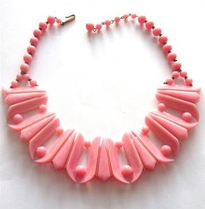 Joyas de resina transparente con elementos naturales - Product Image 1