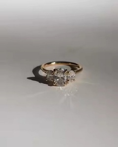 Style classique trilogie coupe ovale bague en diamant de laboratoire 14K or massif mariage mariée fiançailles bijoux perle pour les fêtes - Product Image 1