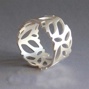 Handmade Best selling Novelty designs Napkin Holder Ring For Wedding <b>Table</b> Decoration Natural Leaf pattern <b>Gold</b> napkin ring - Product Image 5