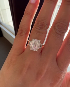 สามหินMoissaniteแหวนหมั้นแหวนเงินสเตอร์ลิงแหวนแต่งงาน5.00 CtมรกตMoissaniteเพชรแหวนสําหรับผู้หญิง - Product Image 3