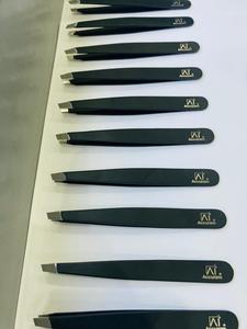 Pince à sourcils à revêtement noir OEM Outil de beauté de précision par Accuram Instruments - Product Image 2