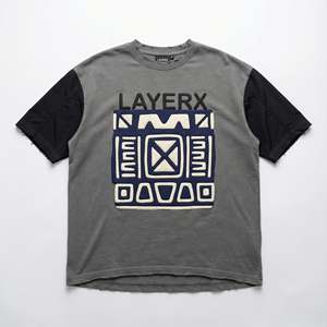 Camiseta de algodón 100% de 240 g/m² para mujer, personalizada al por mayor, con estampado 3D en relieve, logotipo bordado, efecto desgastado, corte holgado y patchwork. - Product Image 1