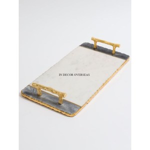 Bandeja de servicio de mármol de color blanco con aspecto llamativo con flores y hojas de color negro y dorado Asas de diseñador para un mejor agarre - Product Image 6