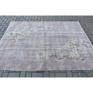 Tapis turc vintage, tapis de 5,2 x 7,2 pieds, tapis gris et blanc à motifs floraux - Product Image 3