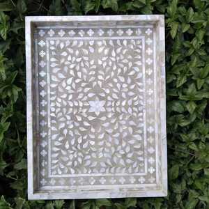 Incrustation d'os écologique faite à la main et plateau de service en nacre plateau de petit-déjeuner pour les occasions alimentaires - Product Image 1