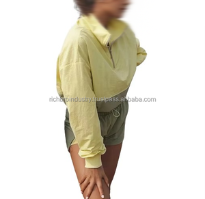 2025 personnalisé coupe régulière décontracté à manches longues femmes polaire respirant coupe-vent bouton Shorts ensemble haute rue porter ensemble pour femmes - Product Image 3