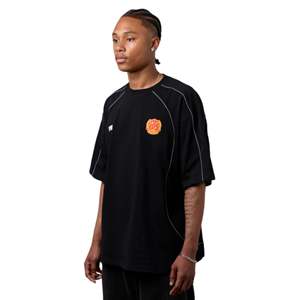 T-shirt de style football surdimensionné pour homme, coton 270GSM, épaules tombantes, streetwear, avec badge brodé sur la poitrine - Product Image 2