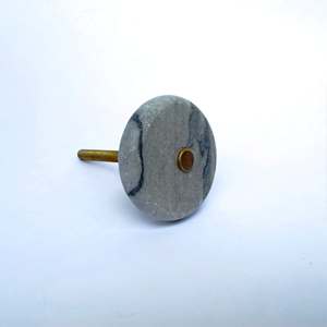 Boutons en marbre de couleur grise forme ronde boutons en marbre les plus vendus avec taille de forme de couleur personnalisée fabriqués en Inde article - Product Image 1