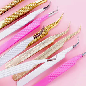Fournisseur en gros de pinces à cils, idéal pour les techniciens professionnels des cils et les artistes en extensions de cils - Product Image 1