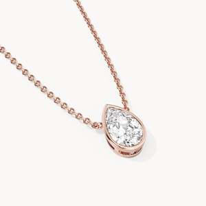 Collier en diamant serti en forme de poire - Product Image 4