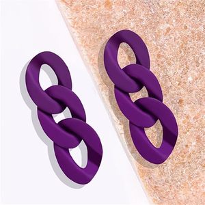 Pendientes de aro de resina chapados en oro de estilo clásico para mujer, diseño elegante de patrón de amor navideño para fiestas, regalos de negocios al por mayor - Product Image 1