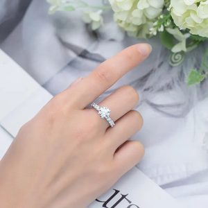 ที่ขายดีที่สุด 925 เงินสเตอร์ลิง Moissanite เพชร Solitaire หมั้นหรือแหวนแต่งงาน Vvs ความชัดเจน - Product Image 5