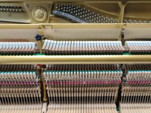 เปียโนยามาฮ่า YUX รุ่นพรีเมียม สีดำ แบบตั้งตรง ผลิตในญี่ปุ่น มือสอง ระบบกลไก รุ่น 3446036 YUX YUX2 YUX3 - Product Image 2