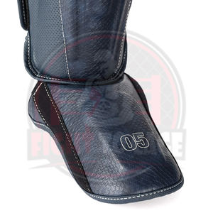 Protections de tibia de qualité supérieure MMA Muay Thai Boxe Protections de tibia et de cou-de-pied robustes en cuir avec boucle à crochets Absorption des chocs Équipement de protection - Product Image 3